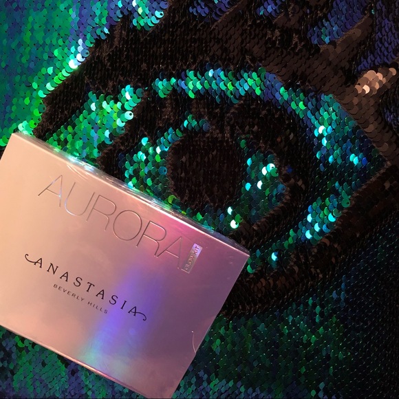 🎉HP🎉 Anastasia Aurora Glow Kit Palette - Picture 6 of 8